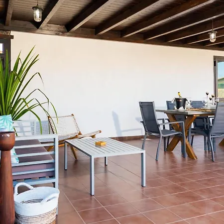 Alejandra فيلة لاجاريس